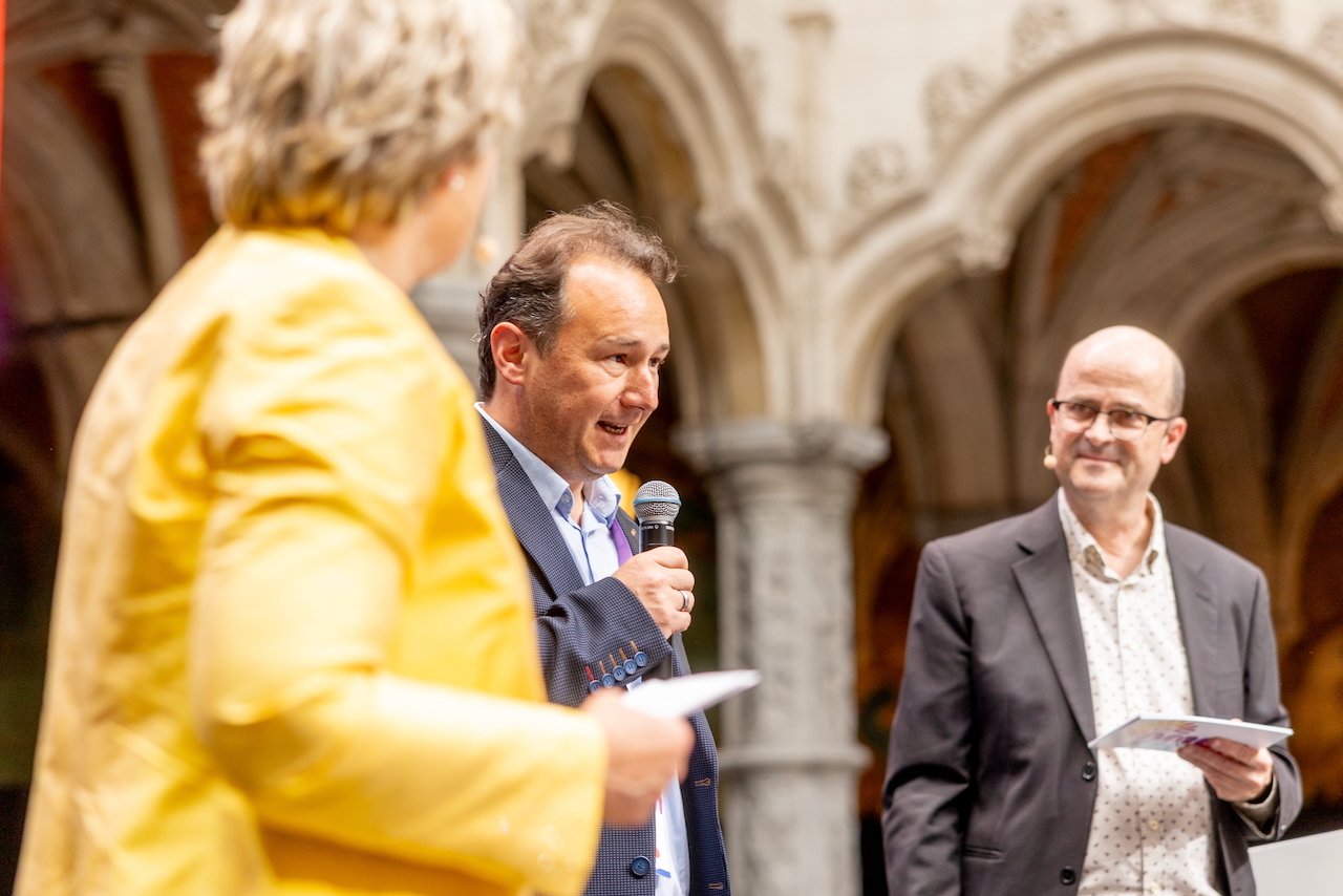 Zondag 31 mei - lezing, afsluiting en eucharistie