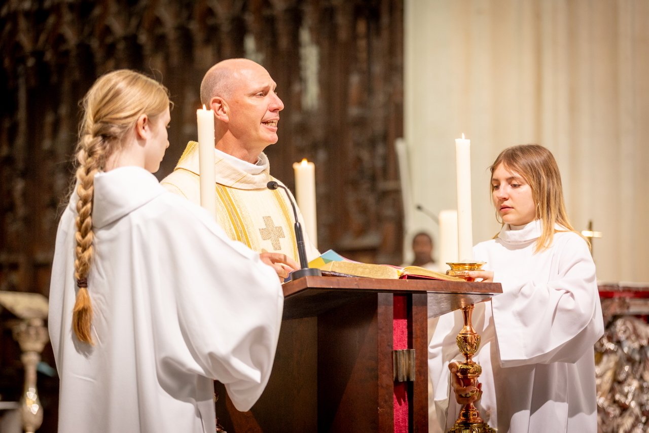 Zondag 31 mei - lezing, afsluiting en eucharistie