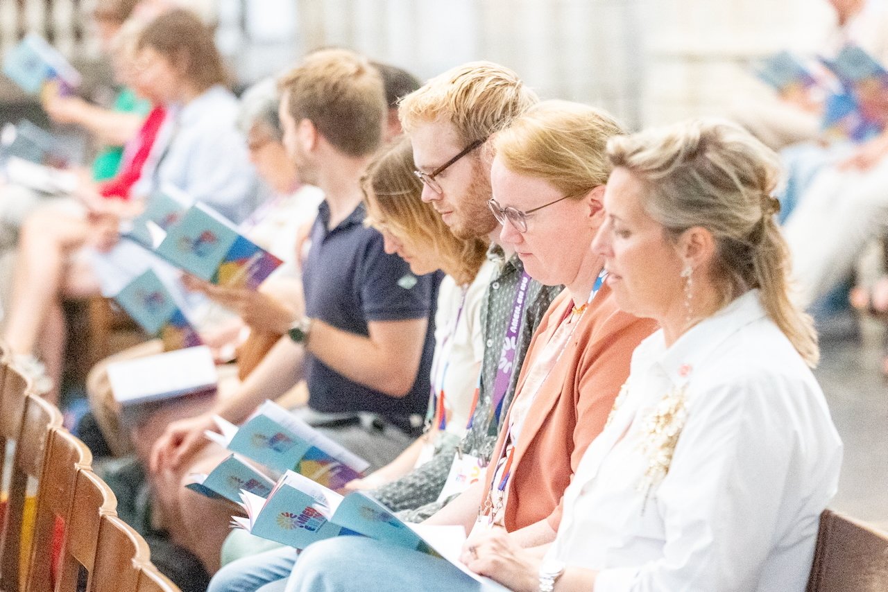 Workshops - ateliers - lezingen - panelgesprekken - ideeënmarkt - kunstwerk - zangstonde