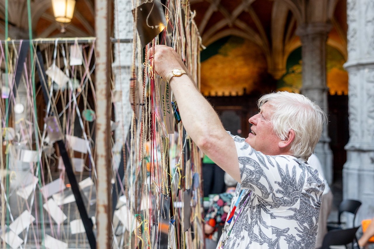 Workshops - ateliers - lezingen - panelgesprekken - ideeënmarkt - kunstwerk - zangstonde