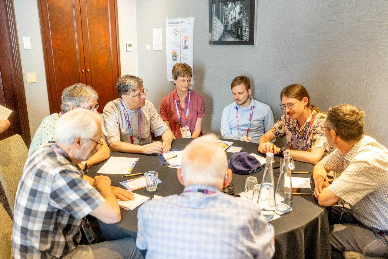 Workshops - ateliers - lezingen - panelgesprekken - ideeënmarkt - kunstwerk - zangstonde